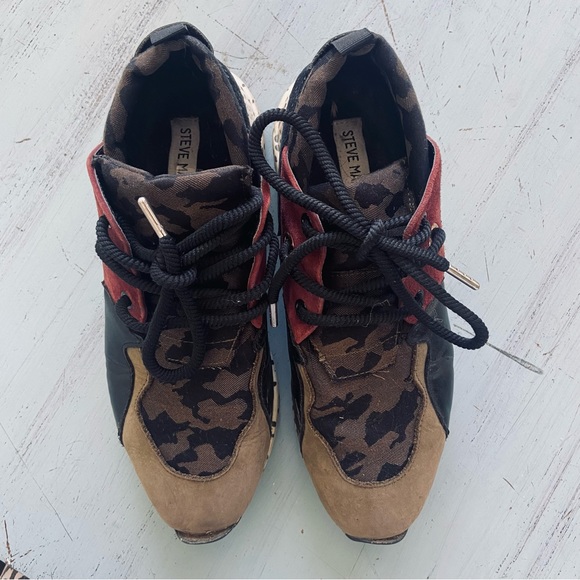 Gently used Steve Madden CLIFF Olive Multi green camo rebooted sneakers. - Picture 11 of 11